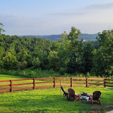Great Little Guest Suite With Private Entry & Deck! Pet Friendly & 30 Mins To Nashville! Ashland City Buitenkant foto