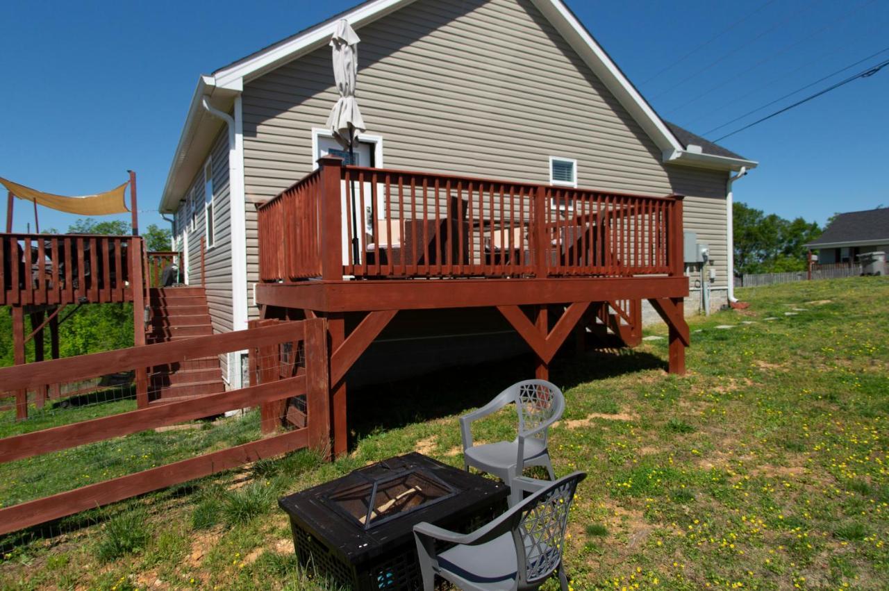 Great Little Guest Suite With Private Entry & Deck! Pet Friendly & 30 Mins To Nashville! Ashland City Buitenkant foto