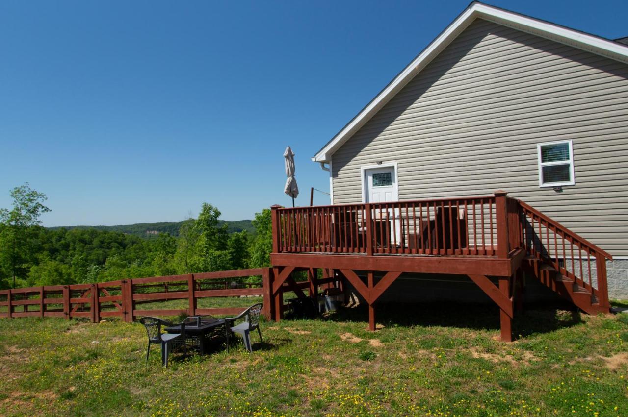 Great Little Guest Suite With Private Entry & Deck! Pet Friendly & 30 Mins To Nashville! Ashland City Buitenkant foto